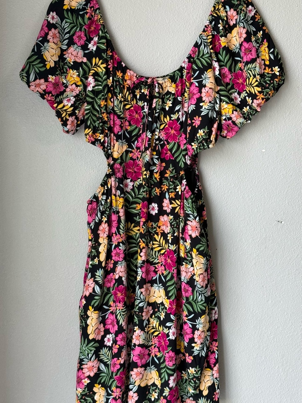 Liberty Love Black Floral Puff-Sleeve Dress Women’s Size XL Juniors Side Cut Out